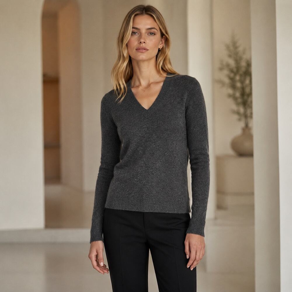 Quiet Luxury Cashmere V-Neck Sweater C by Bloomingdale’s Charcoal Gray Capsule